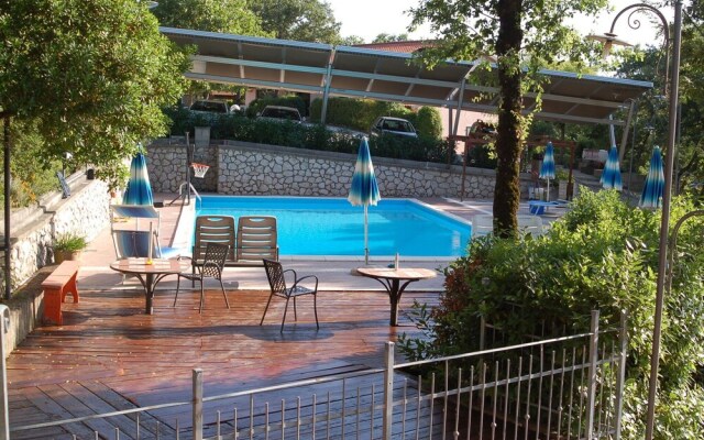 Blissful Apartment in Magione With Swimming Pool