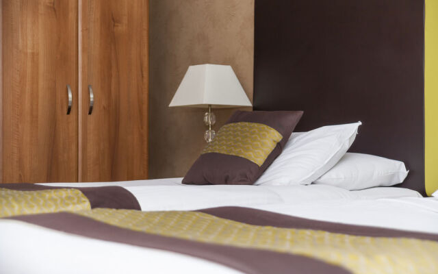 Rowantree Hotel