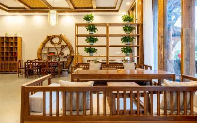 Fengqi Bieyuan (Hailuogou Moxi Ancient Town Store)