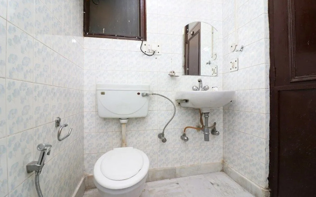 OYO 24421 Classic Hotel