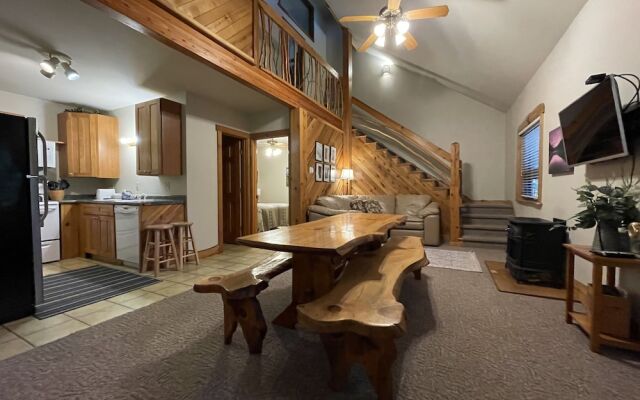 Opossum Creek Retreat