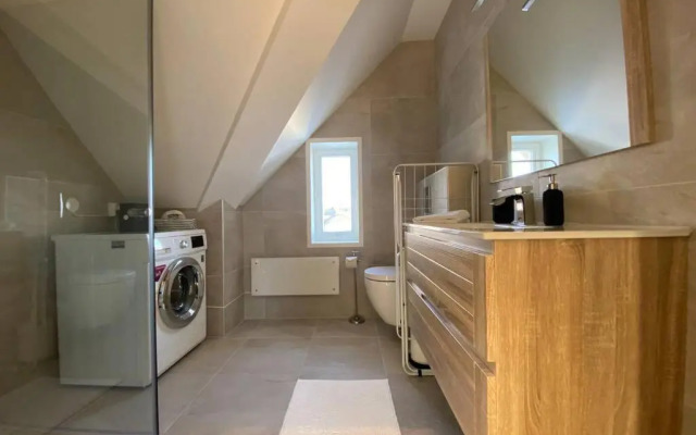 Unique and Spacious Apt close to City Centre
