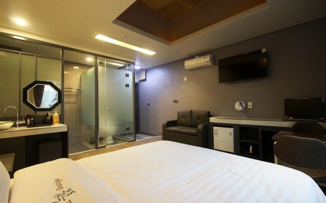 Uljin Neulbom Boutique