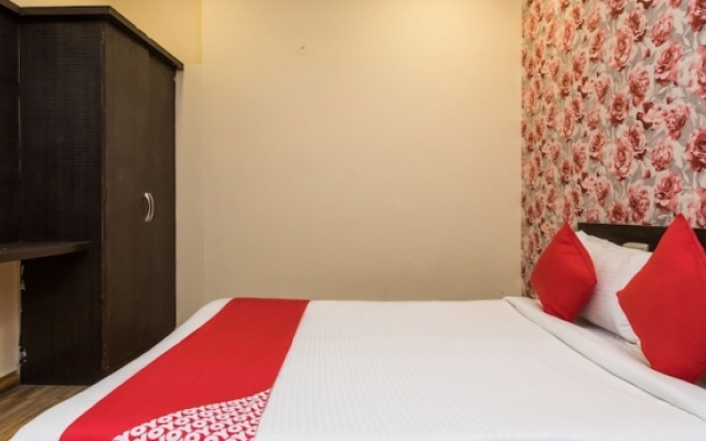 OYO 23471 Hotel Hilton Tower