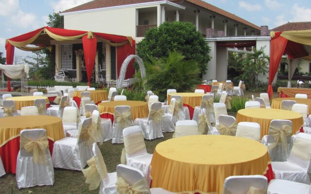 d'Emmerick Salib Putih Hotel Salatiga