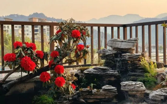 Day-Lily Inn (Tengchong Mayugu Hot Spring Town Store) – Outside – Baoshan