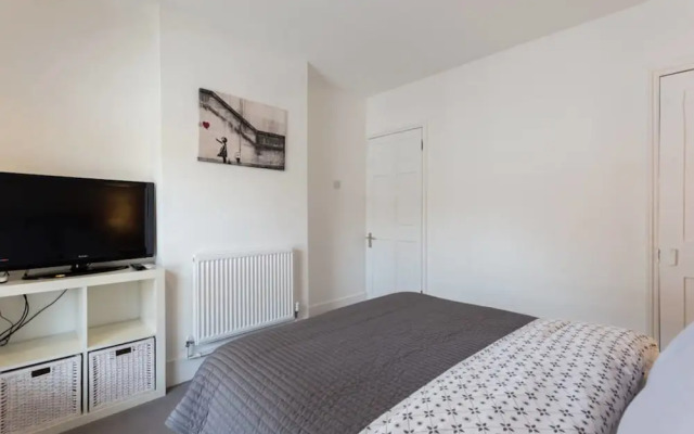 Ashton House, Luton - inhabit short stays