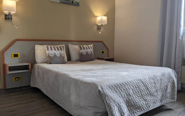 Le Pradet Hotel