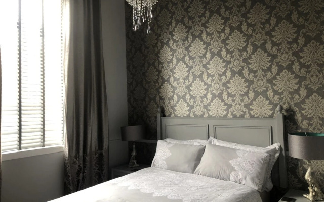City Center Apartment in Edinburgh