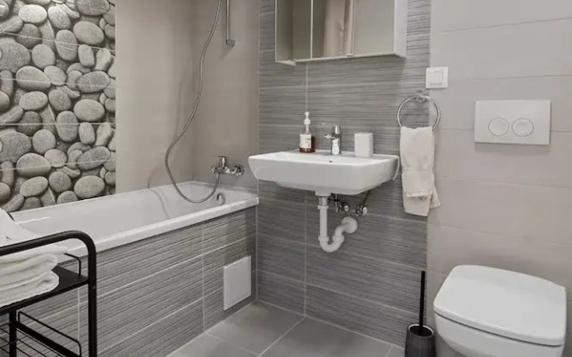 Karina 2BDR Apartment