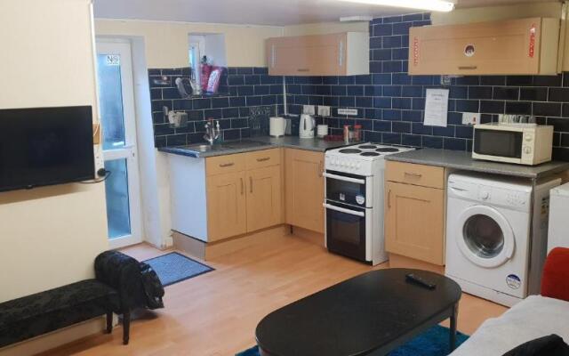 Private Basement Studio Flat with Modern Features