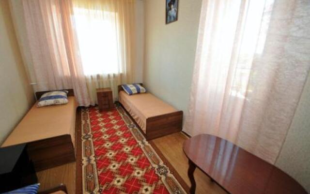 Guest House Romanovykh Victoria