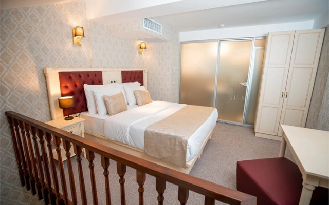 River Inn Hotel