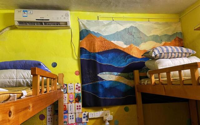 Yellow House Hostel Huizhou West Lake