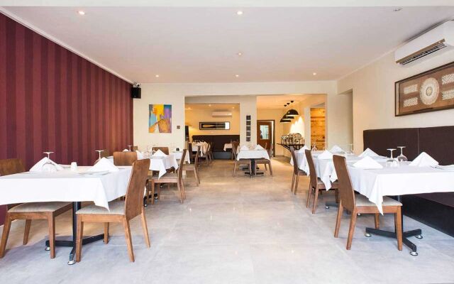 Earl Heights Suites Hotel