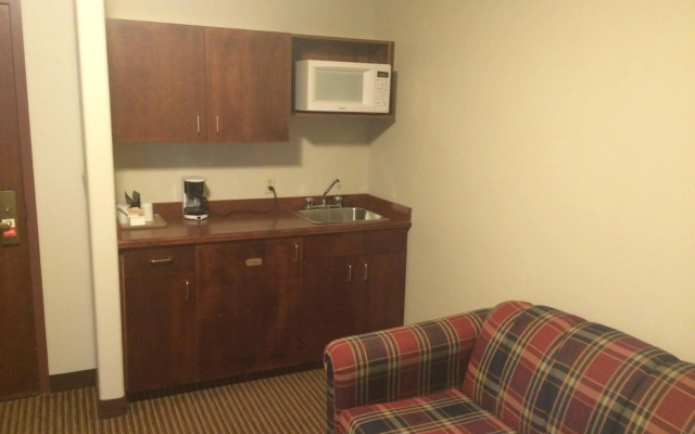 Foxwood Inn & Suites