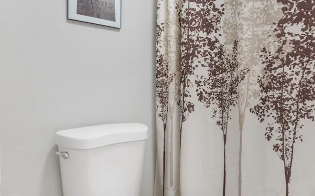 Gorgeous Ground Level Retreat