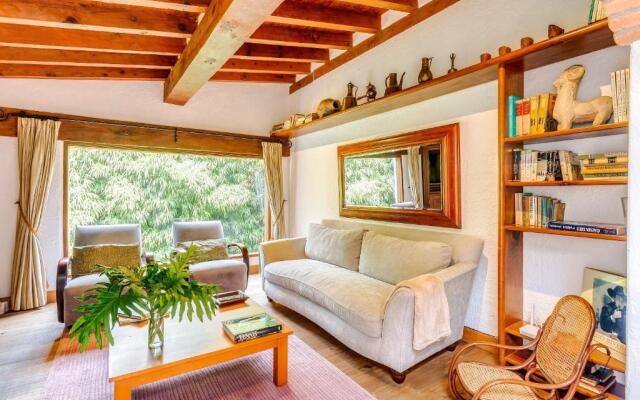 Lavish Villa with Pool I Jacuzzi, Gym & Tennis Court