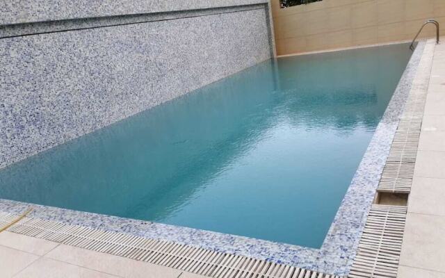White luxury Suite hotel
