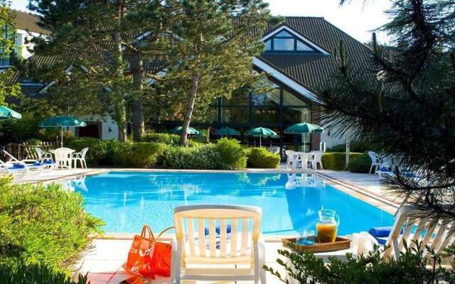 Apartment with 2 Bedrooms in Neufchâtel-Hardelot, with Pool Access, Furnished Garden And Wifi - 2 Km From the Beach