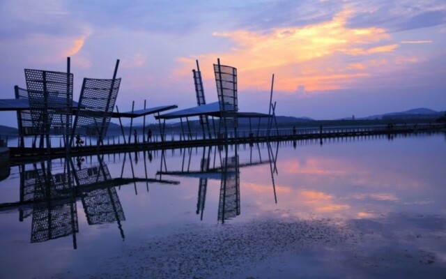 Wuxi Lakeview Park Resort