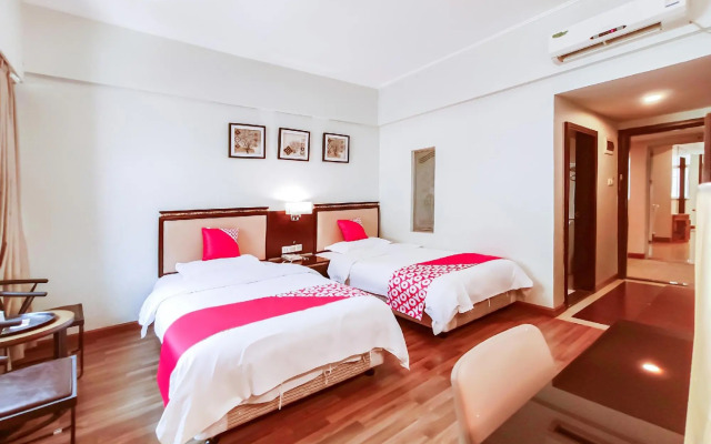 Huayu Hotel