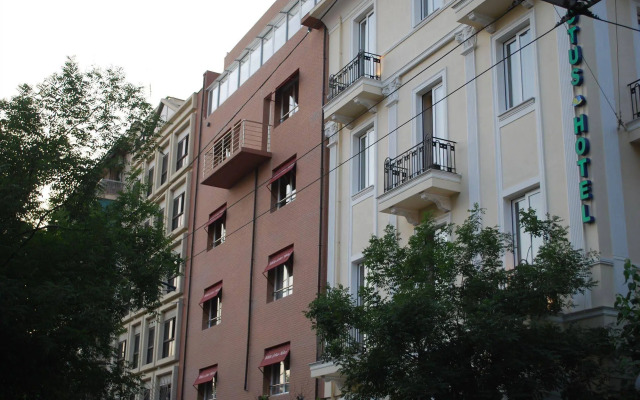 White Lotus Luxury Accommodation