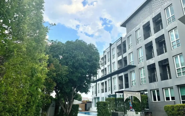 Crystal Suites Suvarnabhumi Airport