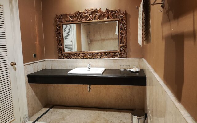 Grand Empire Palace Hotel