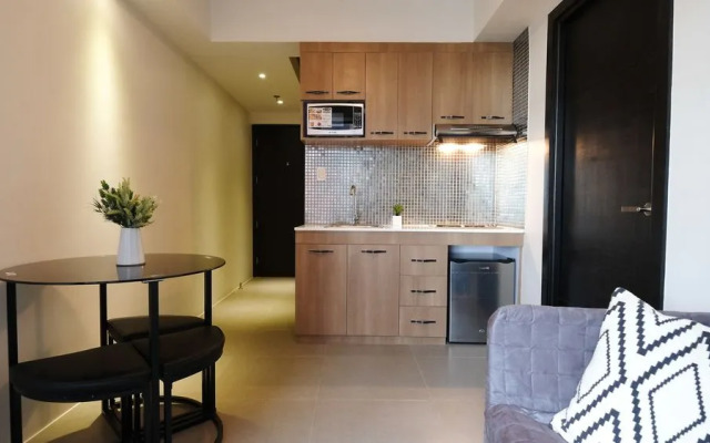 Portovita Tower 2BR 23rd FLR Black Unit W/ Balcony