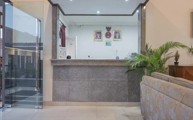 RedDoorz near Alun Alun Subang