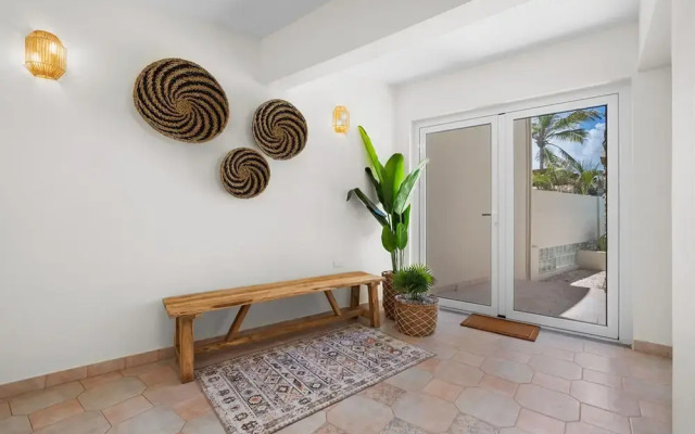 Newly Renovated Amazing Location Private Pool