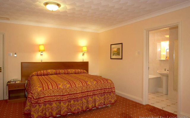 Potters International Hotel