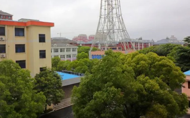 Zsmart Zhishang Hotel (Shanghai Songjiang Sports Center Metro Station Ledu)