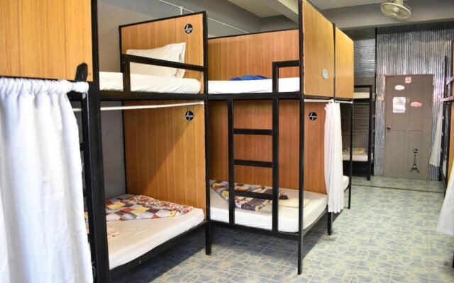 Harbor Hostel - Adults Only