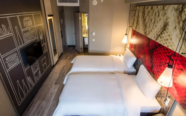 ibis Zurich City West