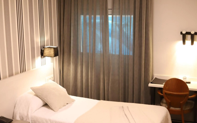 New Hotel Colón