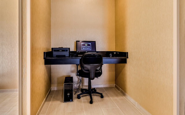 Cobblestone Inn & Suites - Waverly