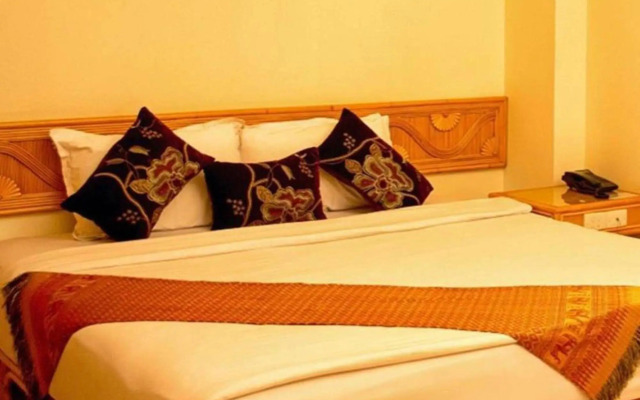 Lien Phuong Evergreen Hotel