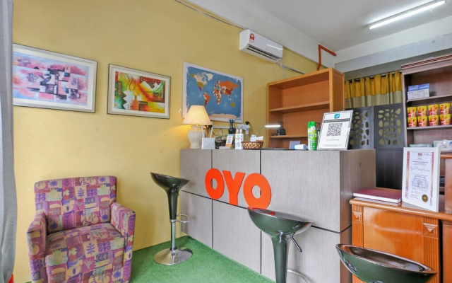 The Sarina Hotel & Cafe by OYO Rooms