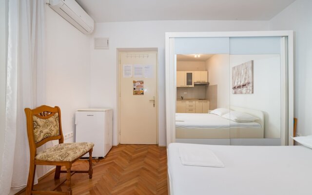 Studio Apartments Near Center 1