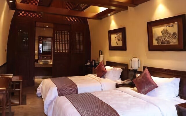 Chong Ning Castle Hotel