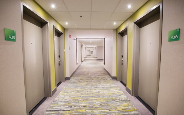 Holiday Inn Hotel & Suites Calgary South Conference Ctr