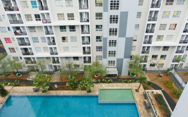 Cozy with City View Studio at Scientia Apartment