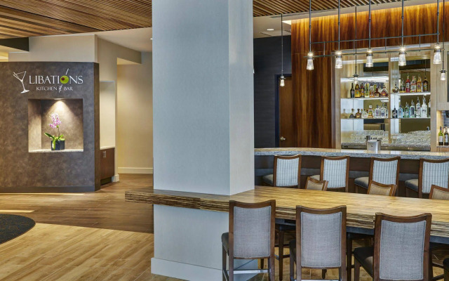 DoubleTree by Hilton Charlotte Gateway Village