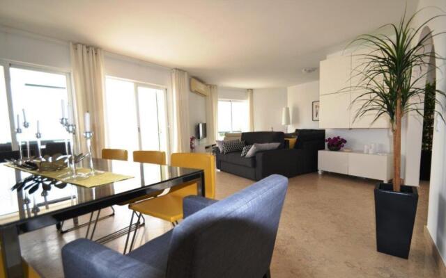 Nautilus Apartment
