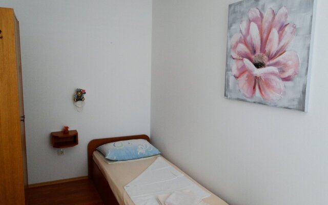 Apartments and Room Vikeli