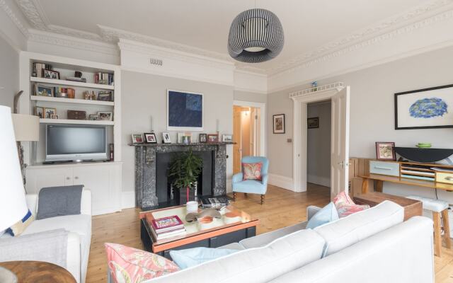 Beautiful Family home in Putney