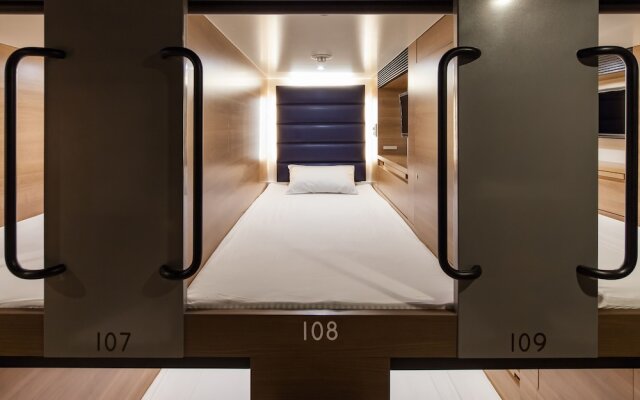 Y's Cabin Yokohama Kannai