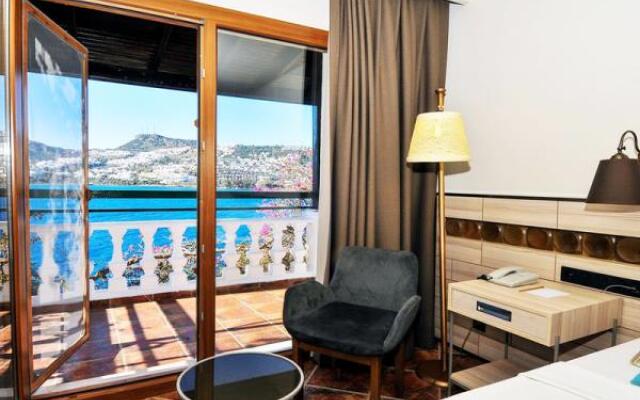 Green Beach Resort Hotel